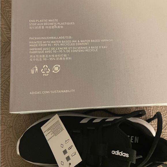 SUSTAINABLE Adidas ♻️🌱🏃🏽‍♀️ Women’s/girl’s Running shoes NWT - Picture 2 of 7